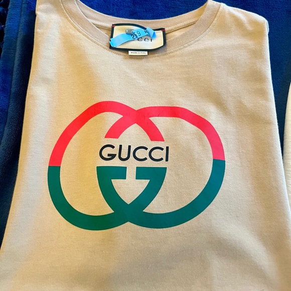 Beautiful and like new authentic Gucci Beige T-Shirt with Logo size small. 🇮🇹. - Picture 1 of 9